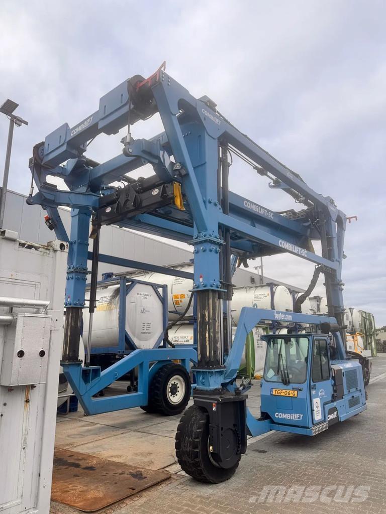 Combilift SC 4338 ストラドルキャリア