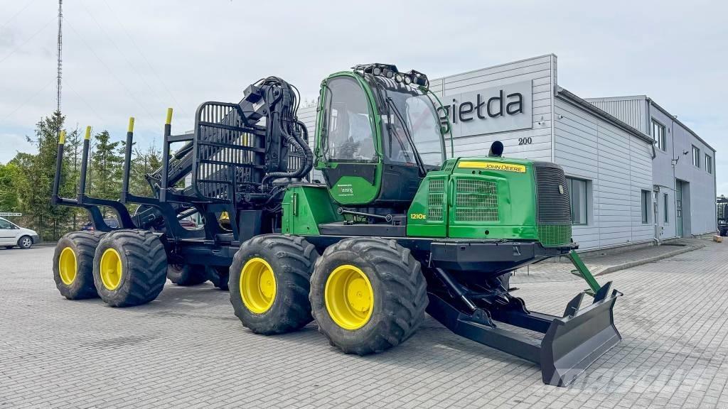 John Deere 1210E フォワーダー
