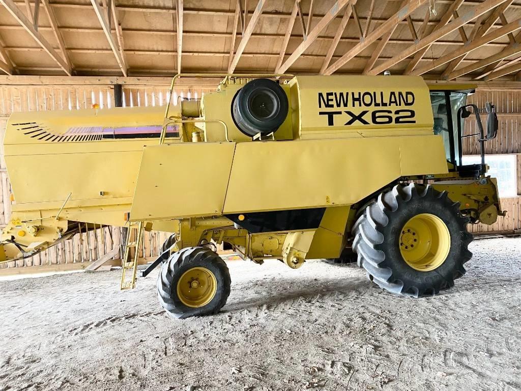 New Holland TX 62 コンバイン