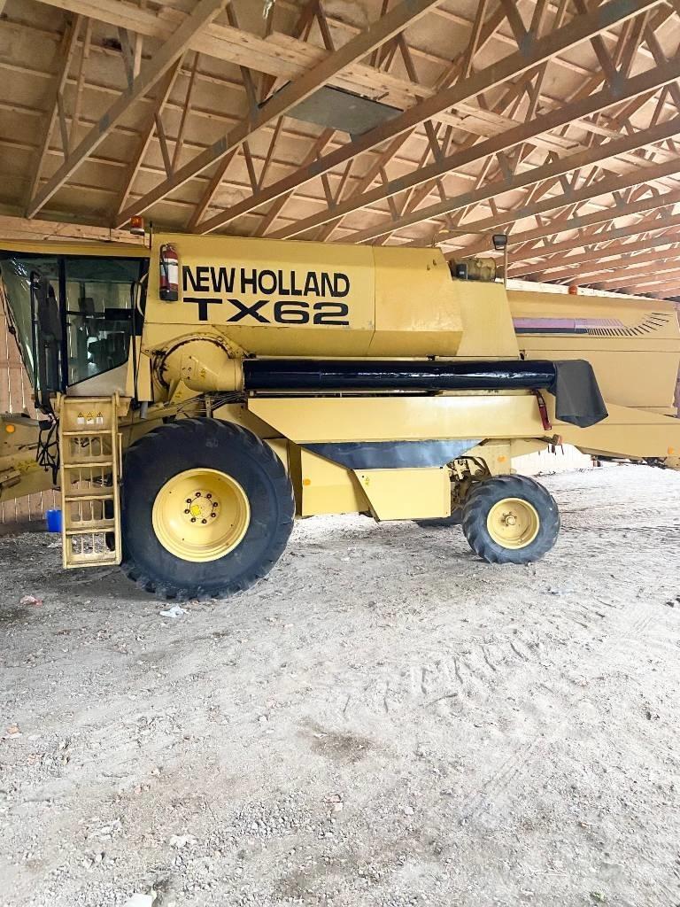 New Holland TX 62 コンバイン