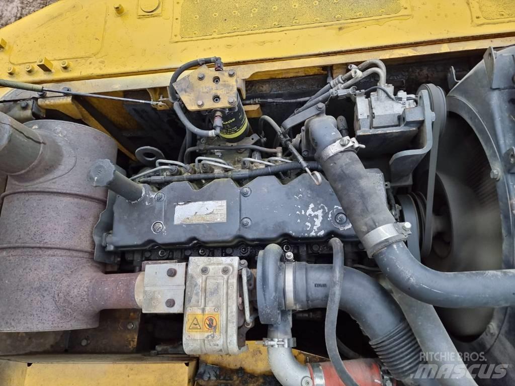 Komatsu PC 210-8 大型油圧ショベル12t以上（パワーショベル・ユンボ）