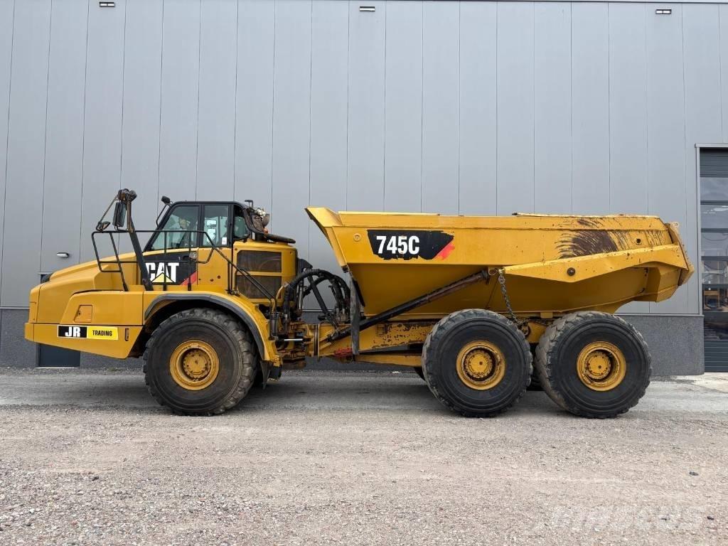CAT 745 C アーティキュレート式ダンプトラック