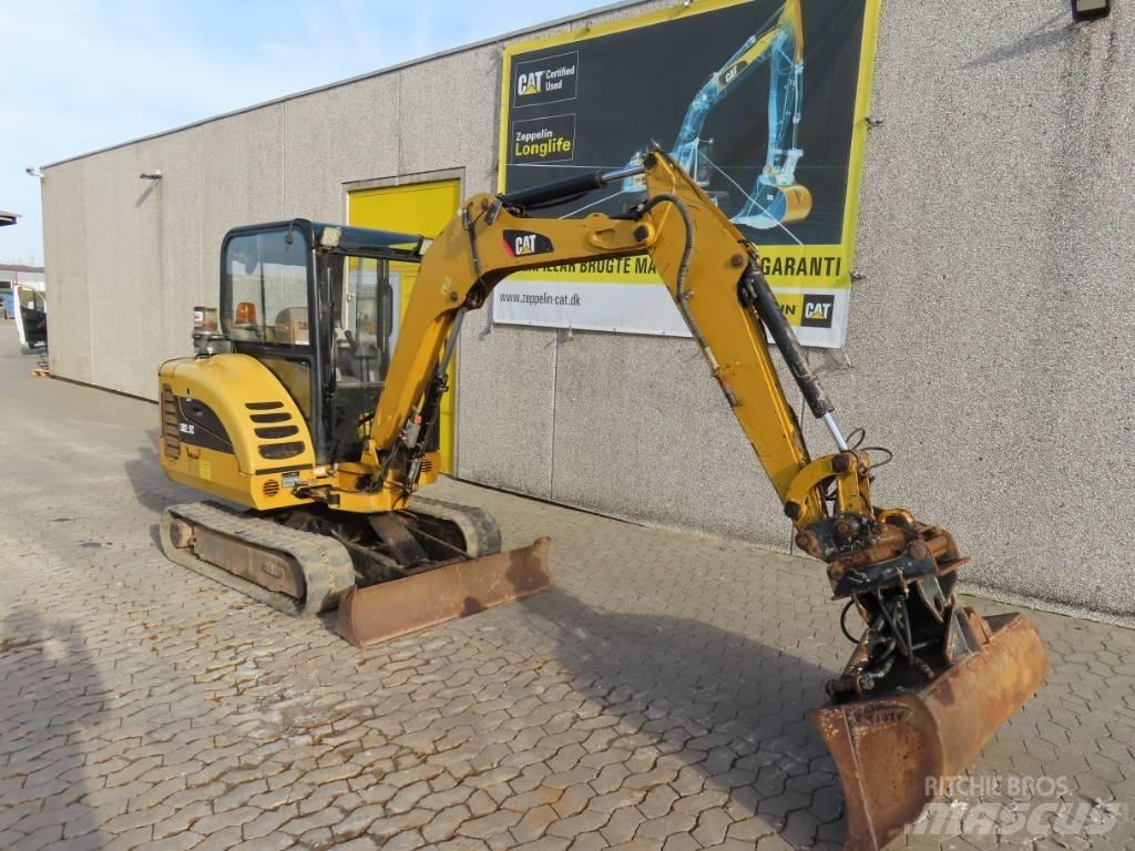 CAT 302.5 C ミニ油圧ショベル 7t以下（ミニユンボ・ミニディガー）