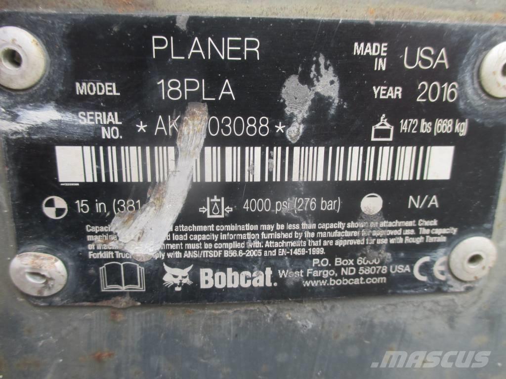 Bobcat 18 PLA スクレイパー