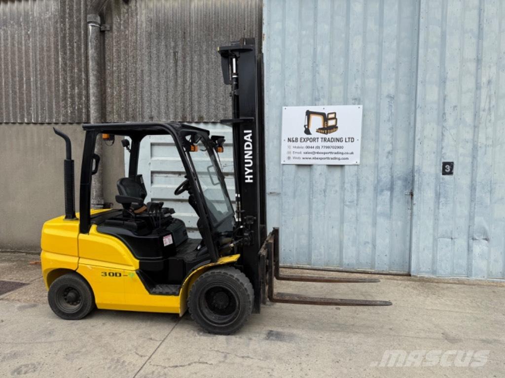 Hyundai 30 D ディーゼル・軽油