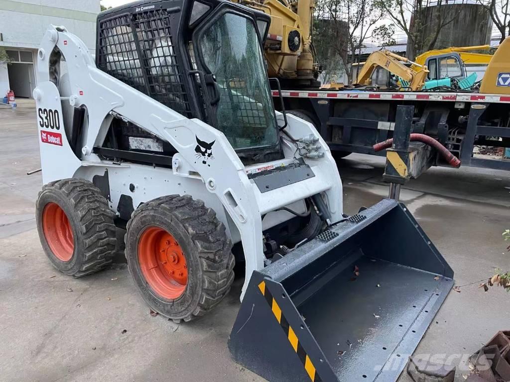 Bobcat S300 スキッドステアローダー