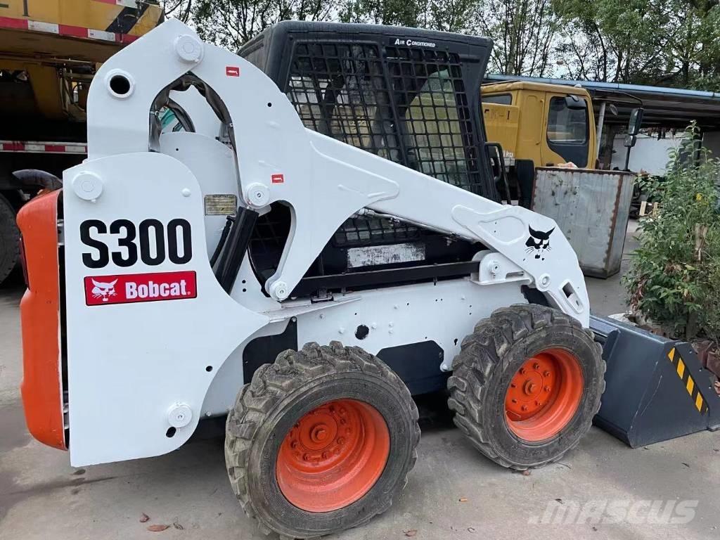 Bobcat S300 スキッドステアローダー