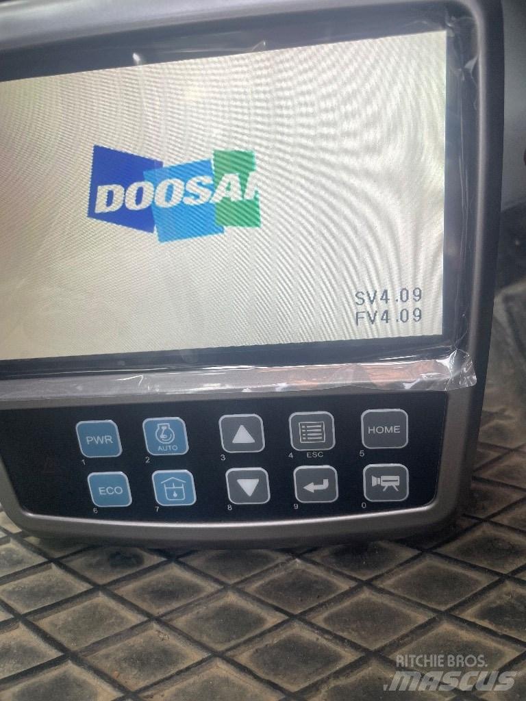 Doosan DX 140 LCR-3 電子機器