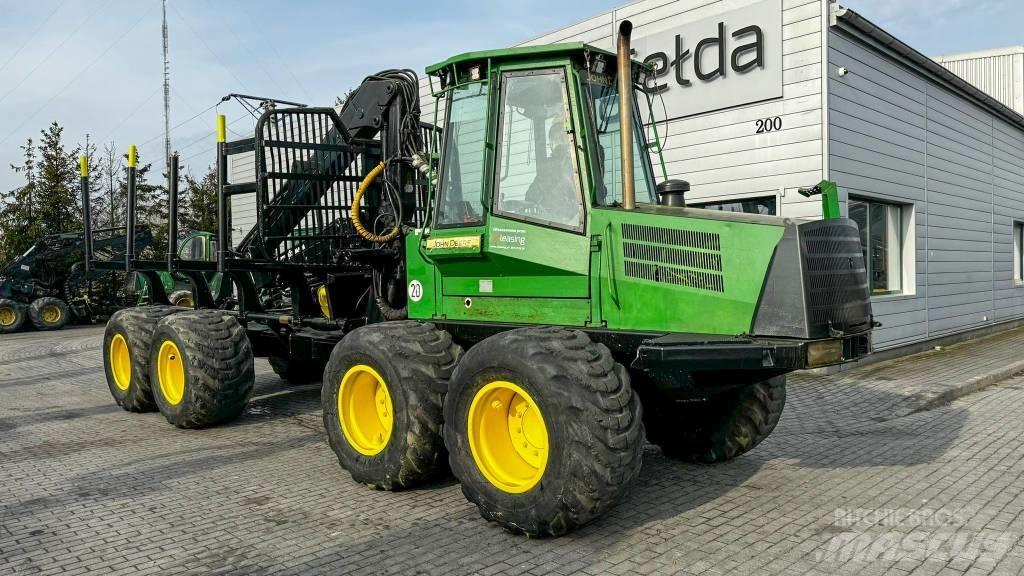 John Deere 1110 D フォワーダー