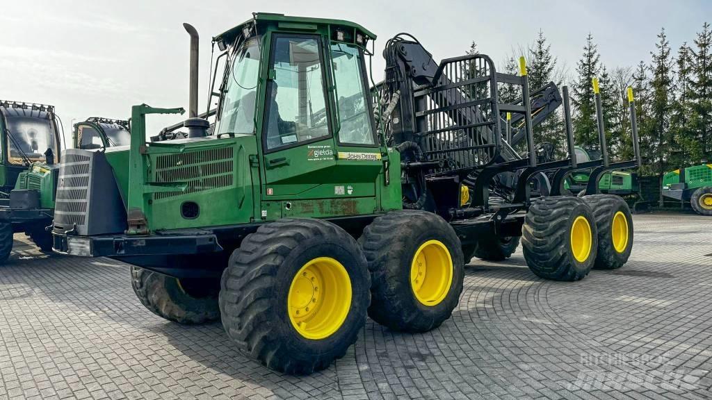 John Deere 1110 D フォワーダー