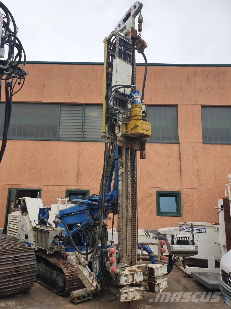 Soilmec SM8 杭打ち機
