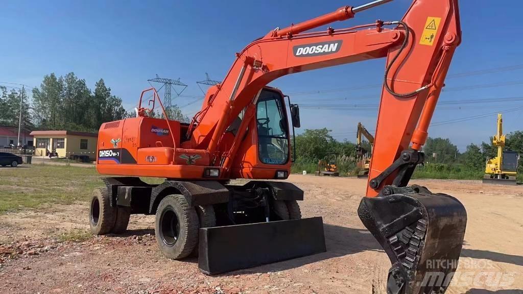 Doosan 150W-7 ホイール式油圧ショベル（パワーショベル・ユンボ・バックホー）