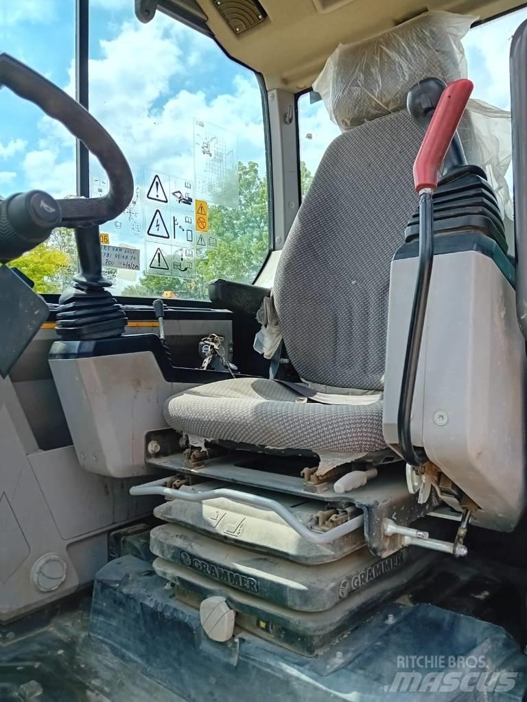 Volvo EW 60 E ホイール式油圧ショベル（パワーショベル・ユンボ・バックホー）