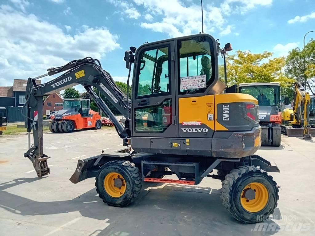 Volvo EW 60 E ホイール式油圧ショベル（パワーショベル・ユンボ・バックホー）