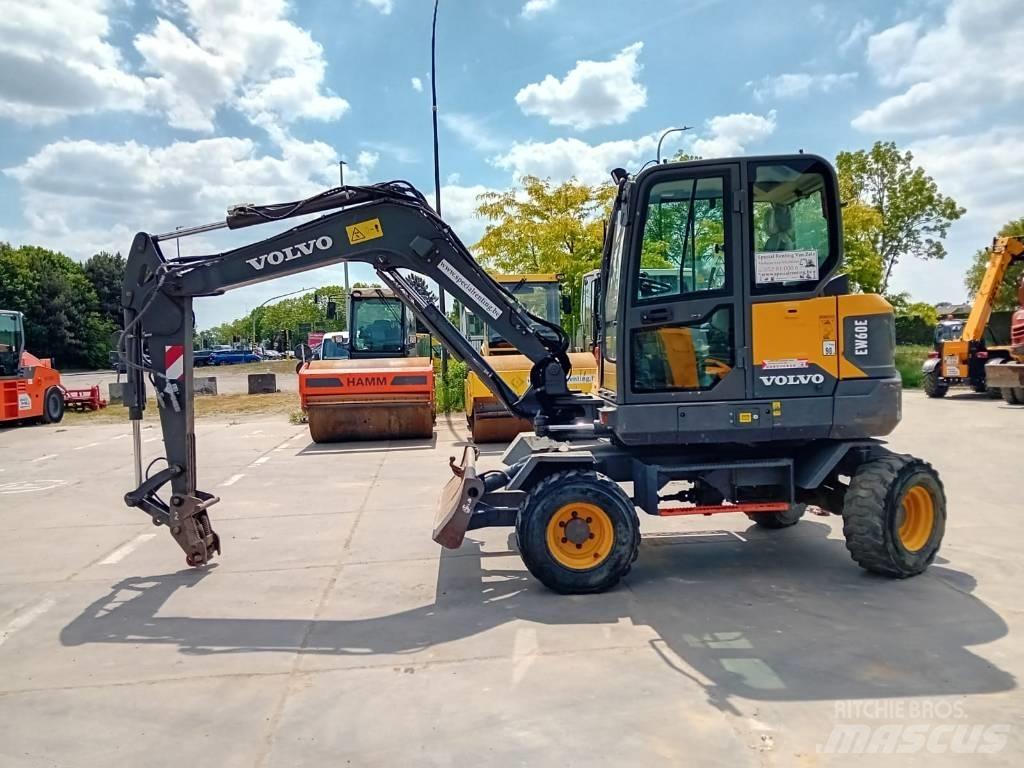 Volvo EW 60 E ホイール式油圧ショベル（パワーショベル・ユンボ・バックホー）