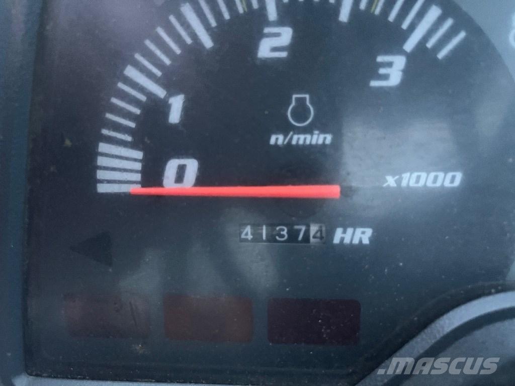 Kubota STV 36 コンパクトトラクター