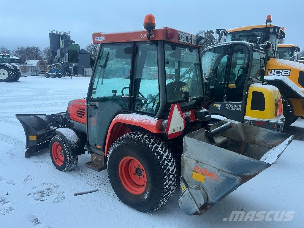 Kubota STV 36 コンパクトトラクター