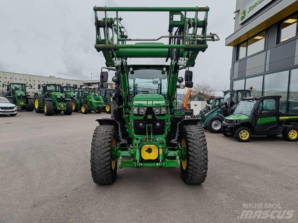 John Deere 6115 RC トラクター