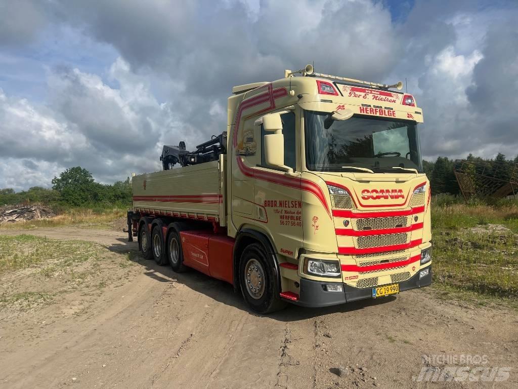 Scania R 520 Tridem クレーントラック、ユニック車