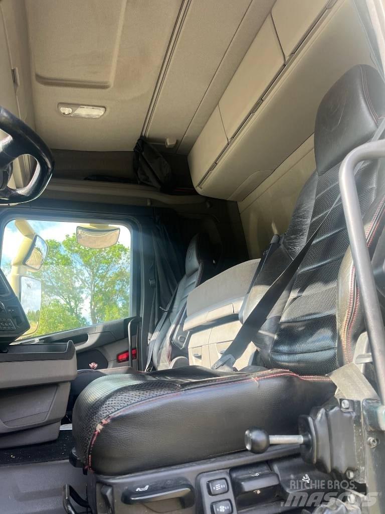 Scania R 520 Tridem クレーントラック、ユニック車
