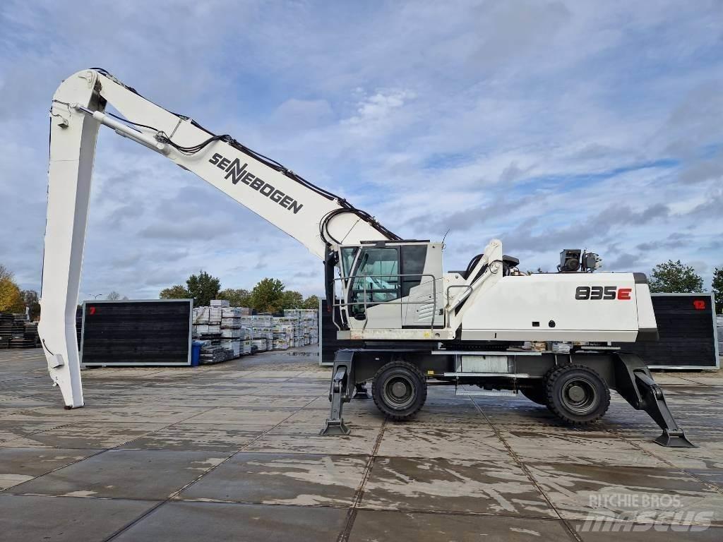 Sennebogen 835M E 廃棄物／工業産廃処理機
