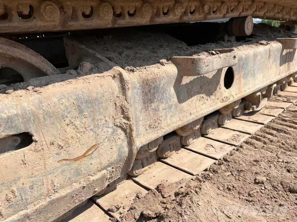 Komatsu PC 130 大型油圧ショベル12t以上（パワーショベル・ユンボ）