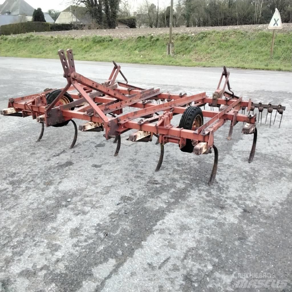 IH 3M 土掻き機