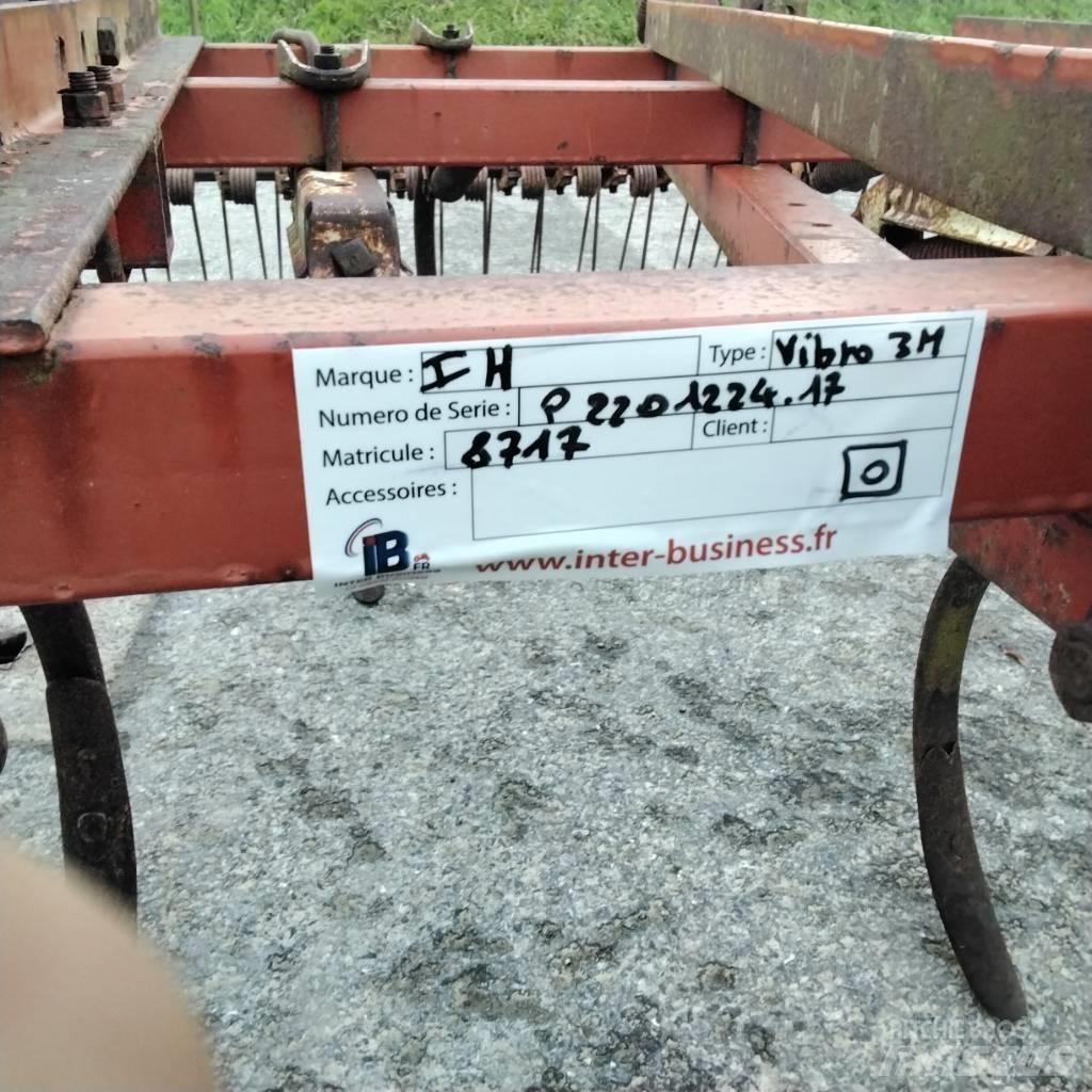 IH 3M 土掻き機