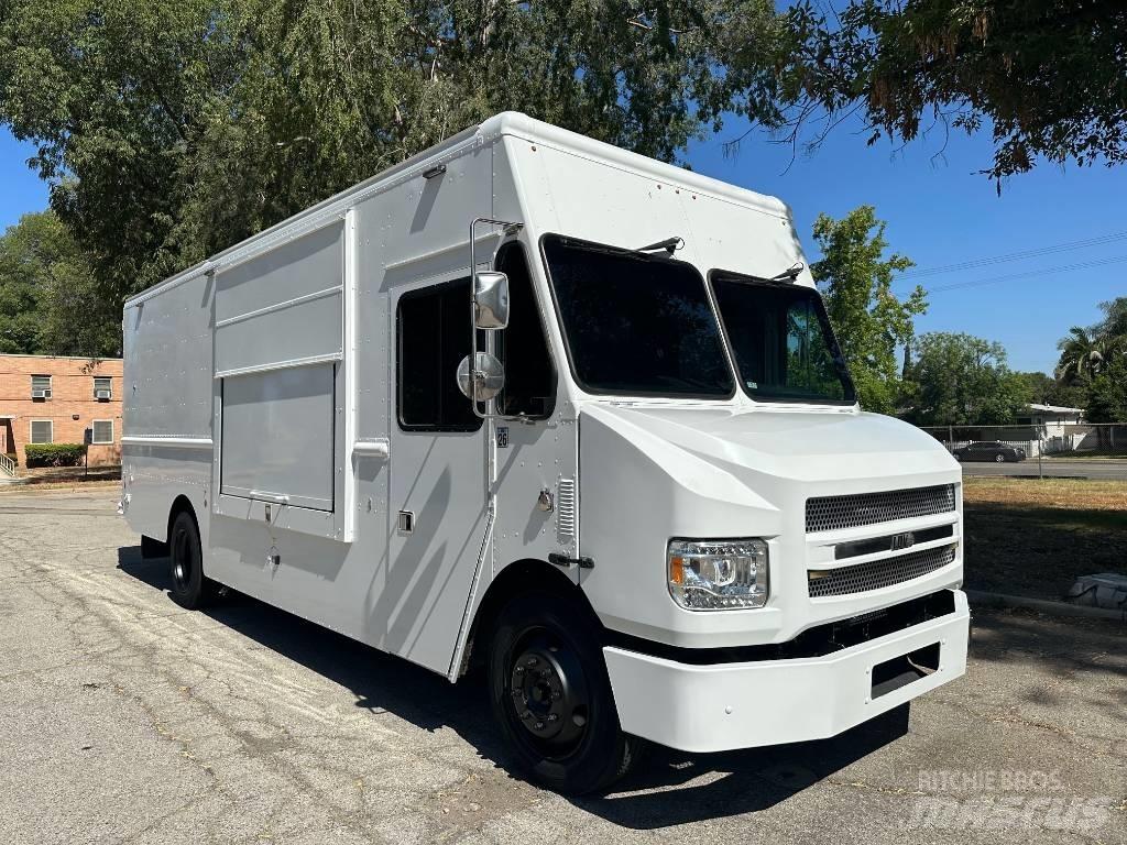 Freightliner M-LINE ボックスボディー、ウイング、箱車