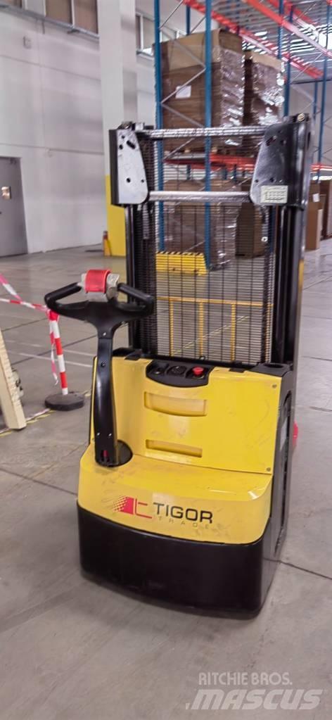 Hyster S 1.2 ウォーキンフォークリフト