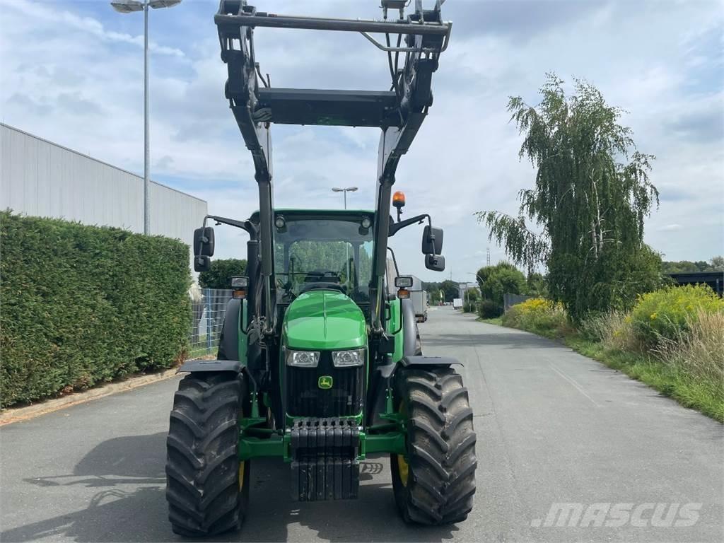 John Deere 5100M トラクター