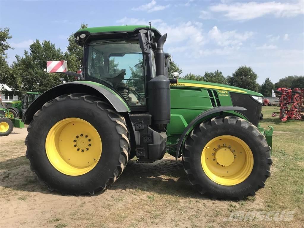 John Deere 7310R トラクター