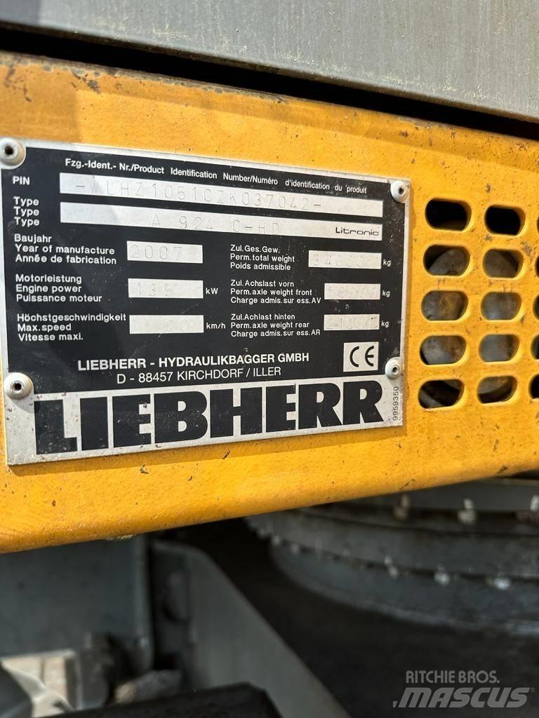 Liebherr A 924C-HD ホイール式油圧ショベル（パワーショベル・ユンボ・バックホー）