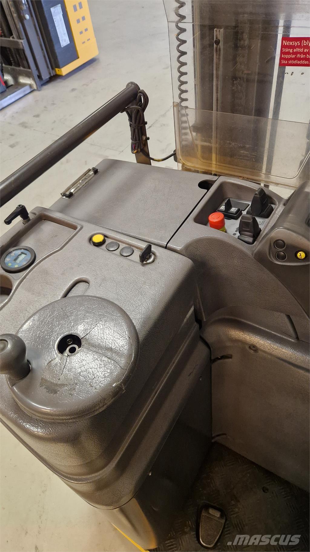 Atlet A160SDTFVHSN 自走式スタッカー