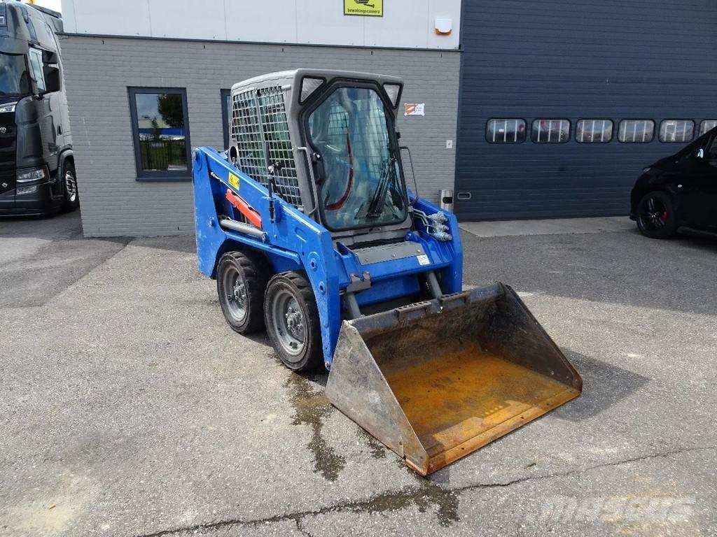 Bobcat S100 スキッドステアローダー