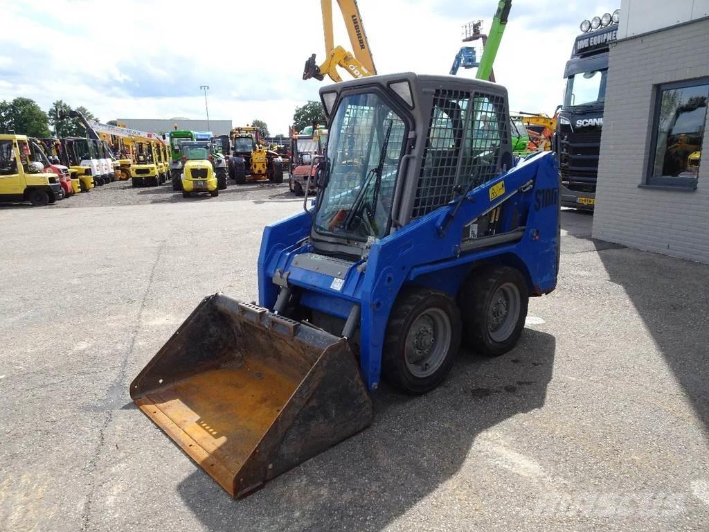Bobcat S100 スキッドステアローダー