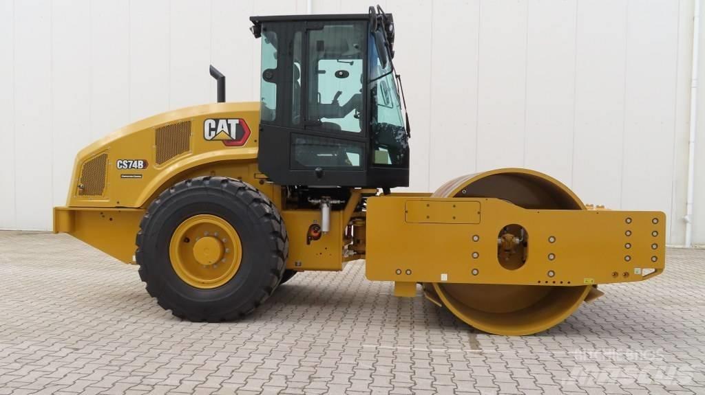 CAT CS 74 B 振動ローラ