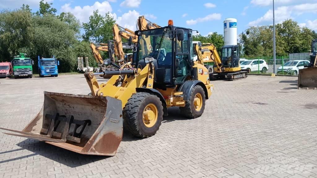 CAT 907 M ホイールローダー・タイヤショベル