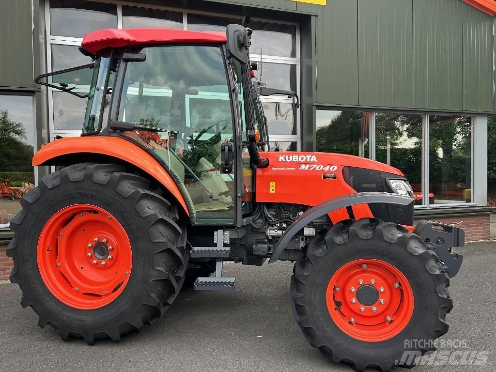 Kubota M 7040 DT トラクター