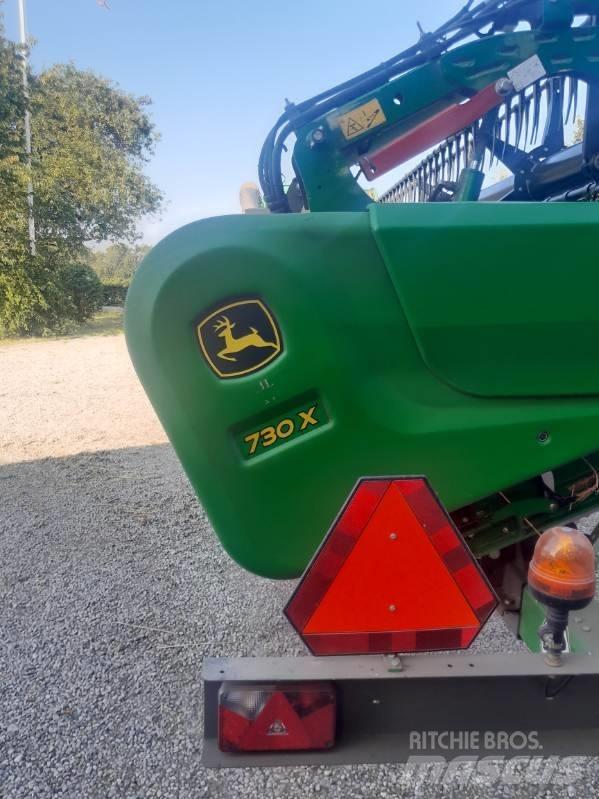 John Deere T 670 i コンバイン