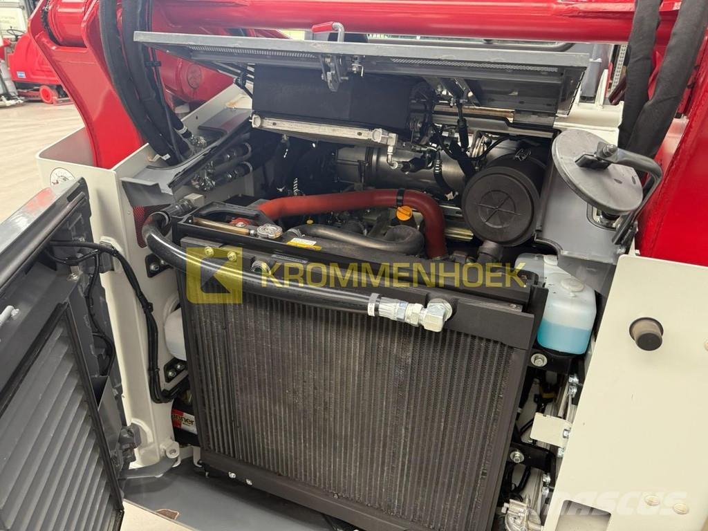 Takeuchi TL 12V-2 スキッドステアローダー