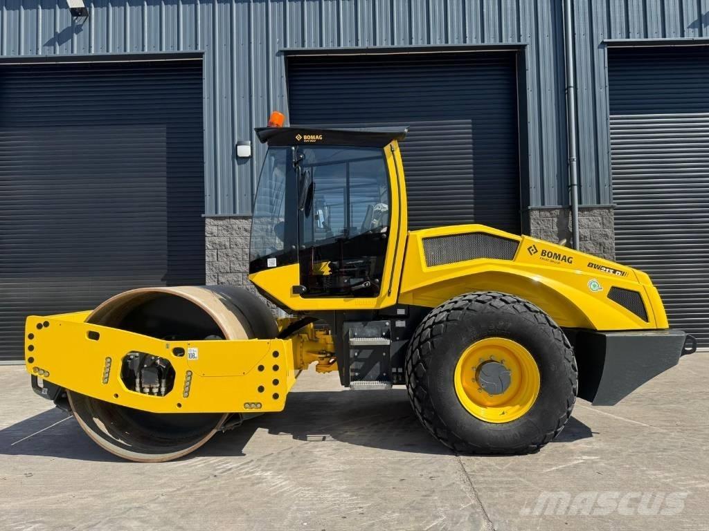 Bomag BW 213 D H-2 振動ローラ