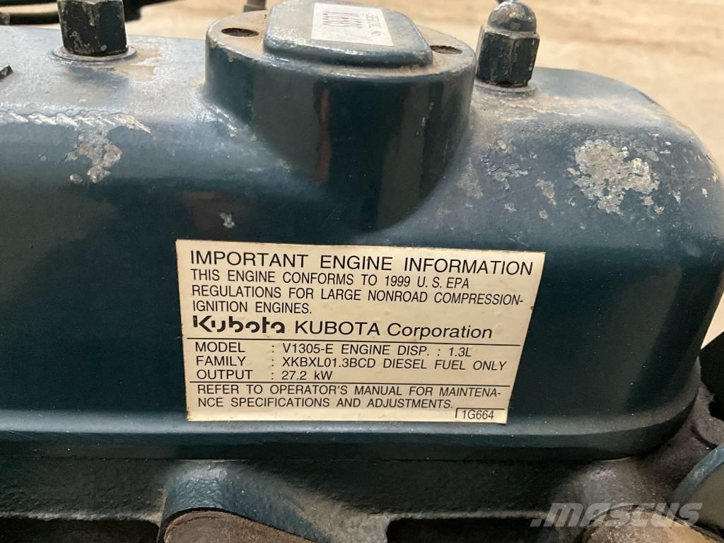 Kubota V 1305 エンジン
