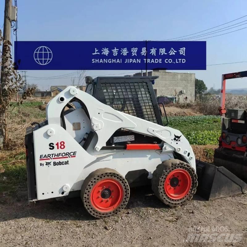 Bobcat S 130 スキッドステアローダー