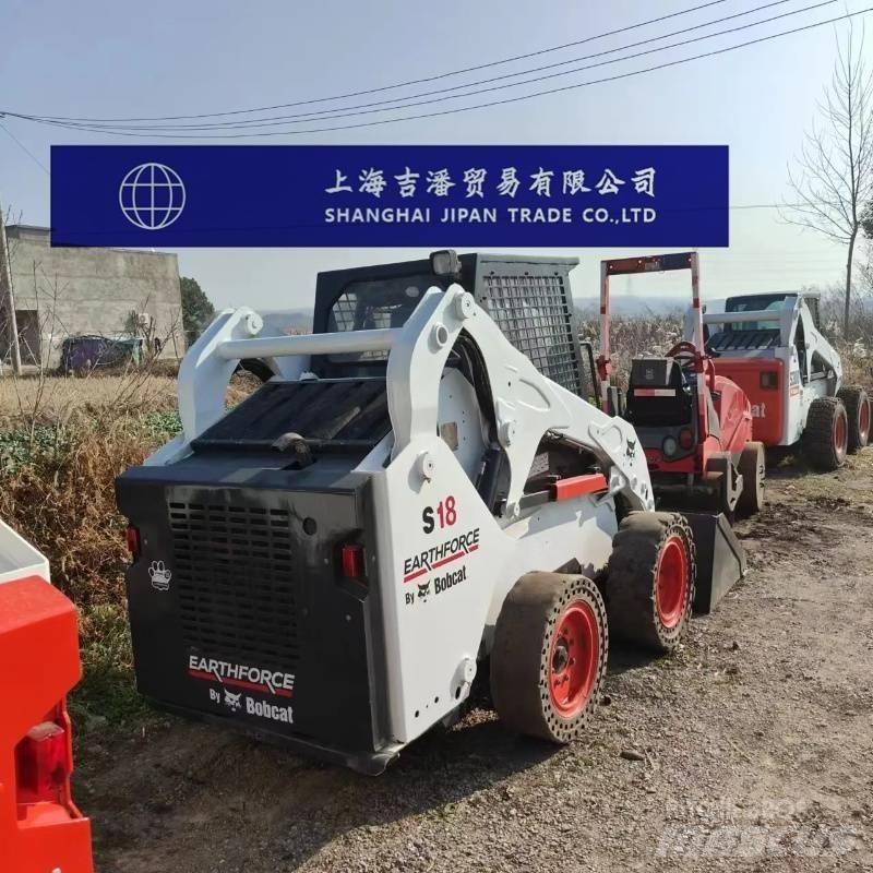 Bobcat S 130 スキッドステアローダー