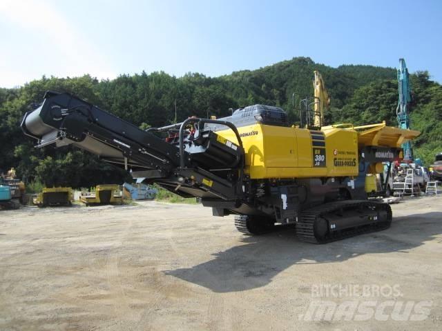 Komatsu BR380JG-3 自走式クラッシャー