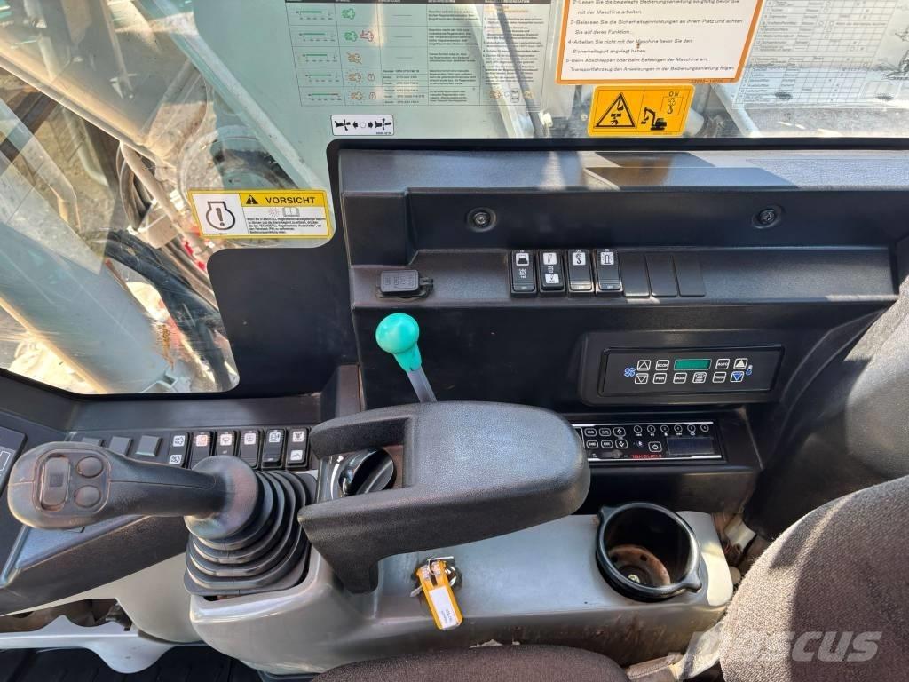 Takeuchi TB 2150 R 大型油圧ショベル12t以上（パワーショベル・ユンボ）