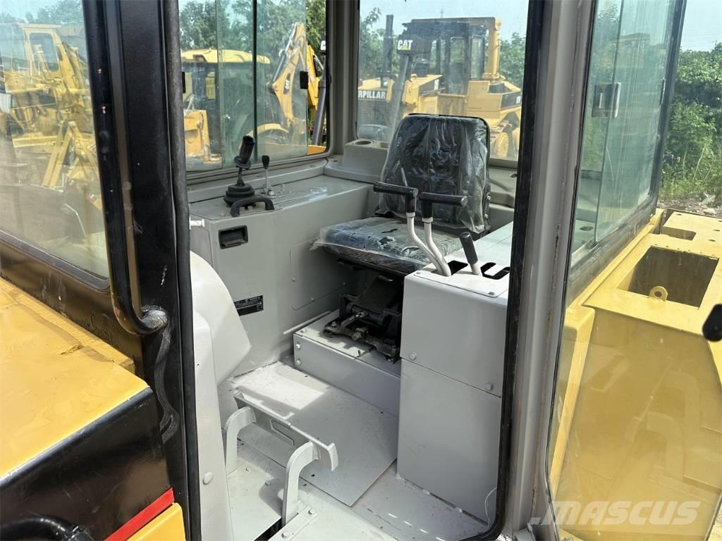CAT D 6 G ブルドーザー