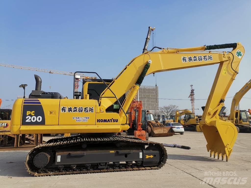 Komatsu PC 200-8 中型油圧ショベル 7ｔ-12ｔ（ユンボ・パワーショベル・バックホー）