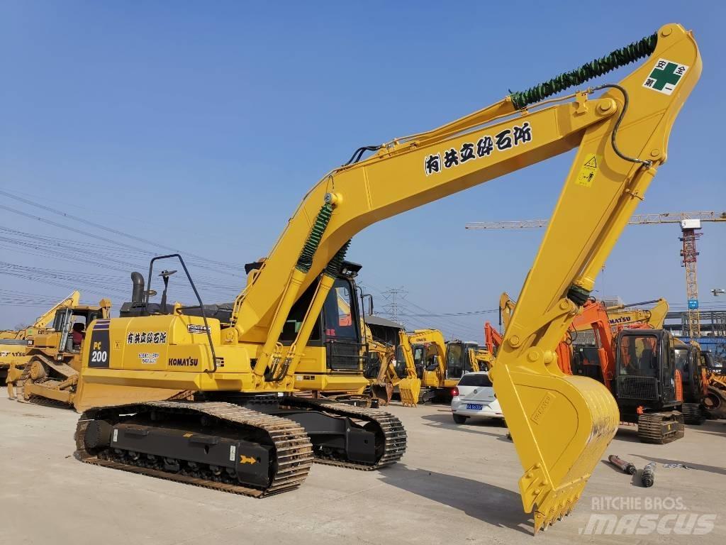 Komatsu PC 200-8 中型油圧ショベル 7ｔ-12ｔ（ユンボ・パワーショベル・バックホー）